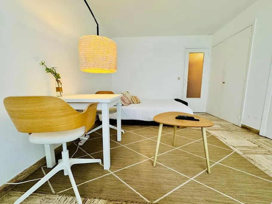 Apartment Le Saint Charles, Studio 2 Prs, 300M Plages Antibes France